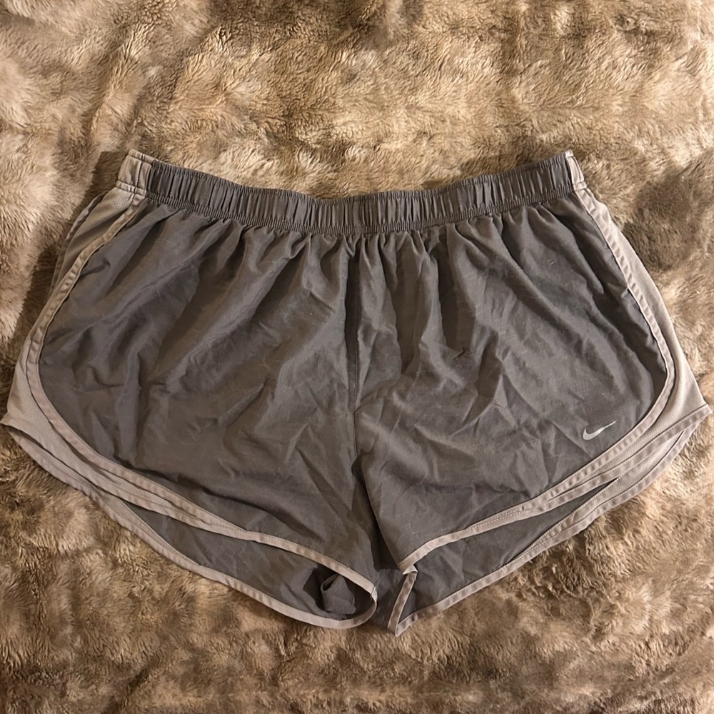 Nike Women’s Dri-FIT Tempo Short